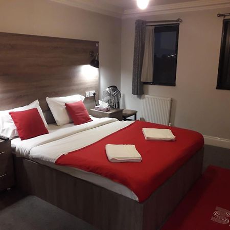371 Cranbrook Rd Ig2 Hotel Илфорд Екстериор снимка