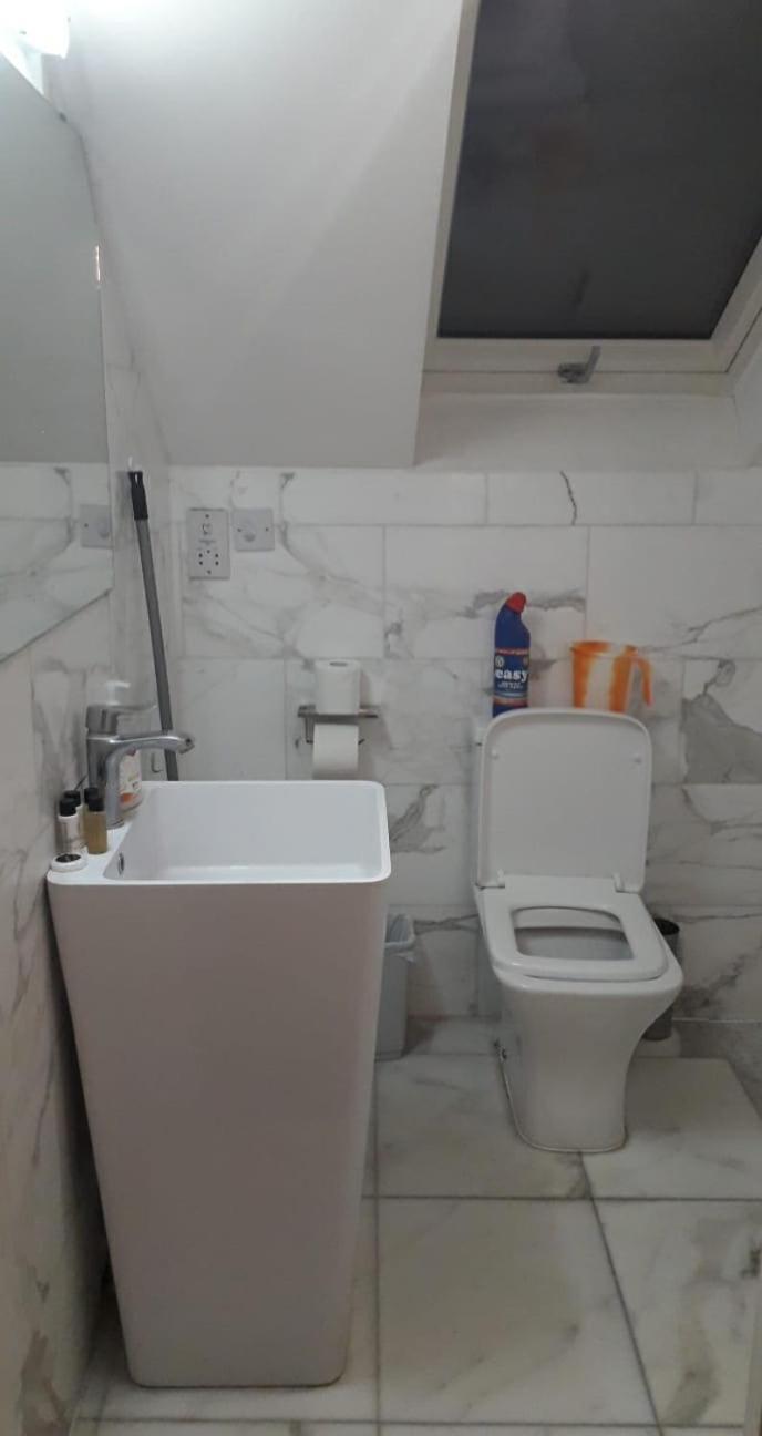 371 Cranbrook Rd Ig2 Hotel Илфорд Екстериор снимка