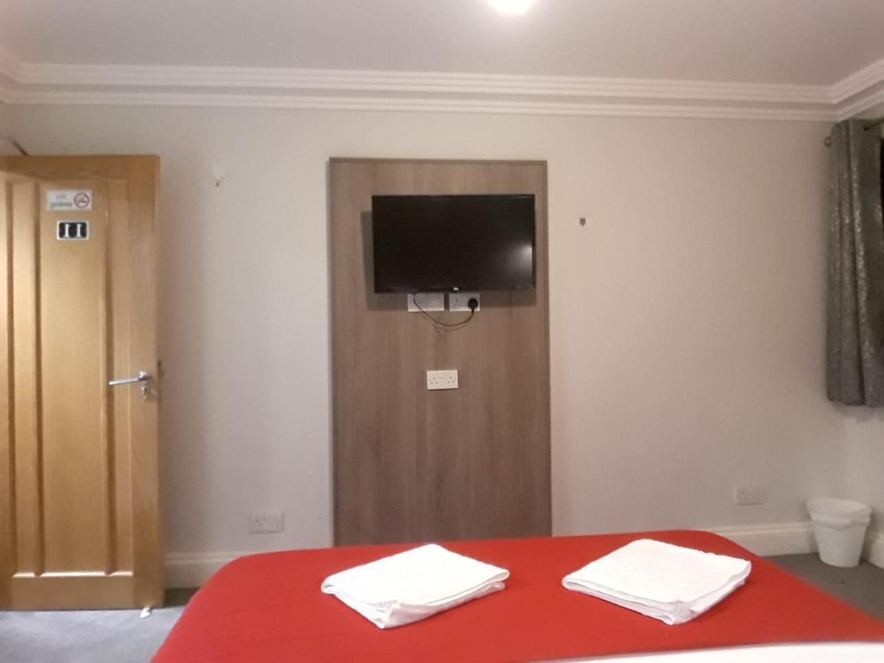 371 Cranbrook Rd Ig2 Hotel Илфорд Екстериор снимка