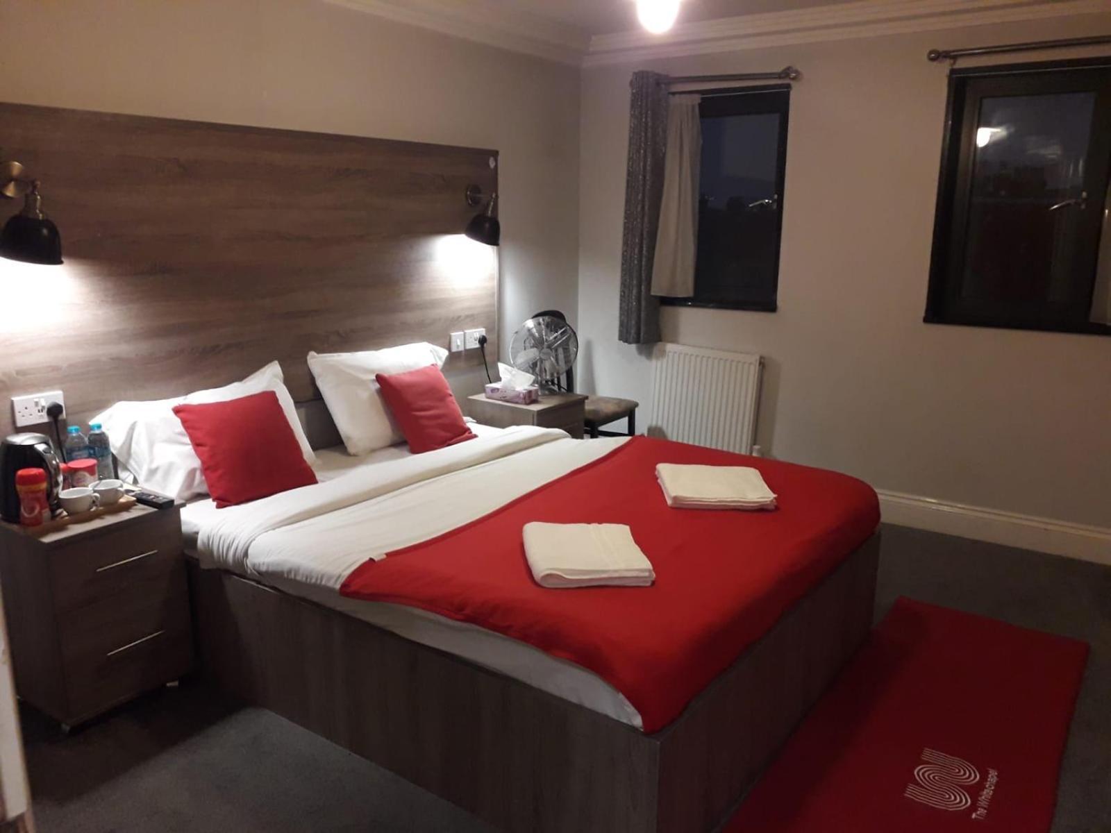 371 Cranbrook Rd Ig2 Hotel Илфорд Екстериор снимка
