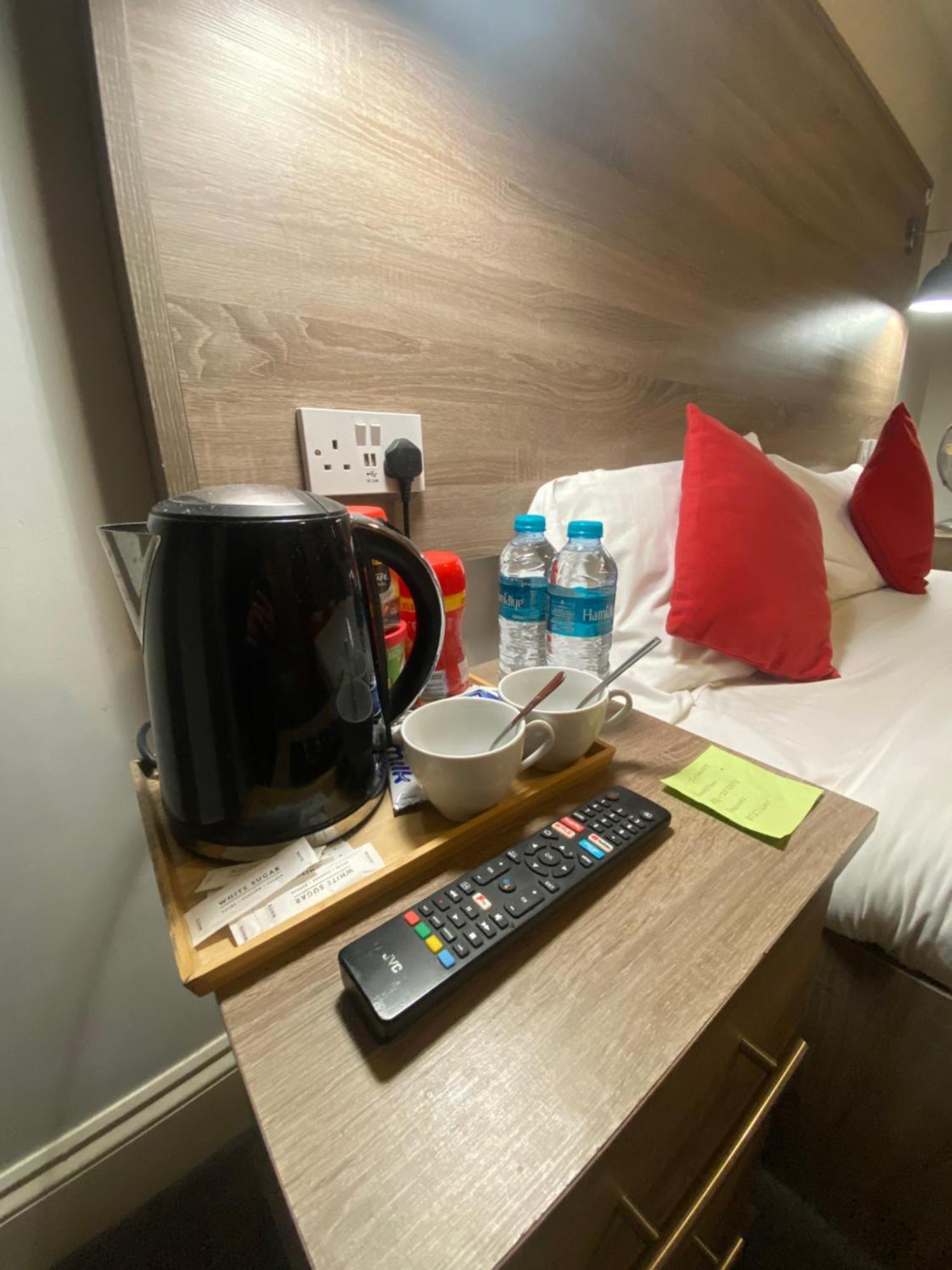 371 Cranbrook Rd Ig2 Hotel Илфорд Екстериор снимка